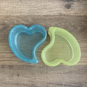 Coupelles petits coeurs bleu turquoise et vert anis