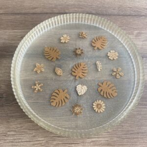 Plateau résine et bois feuilles